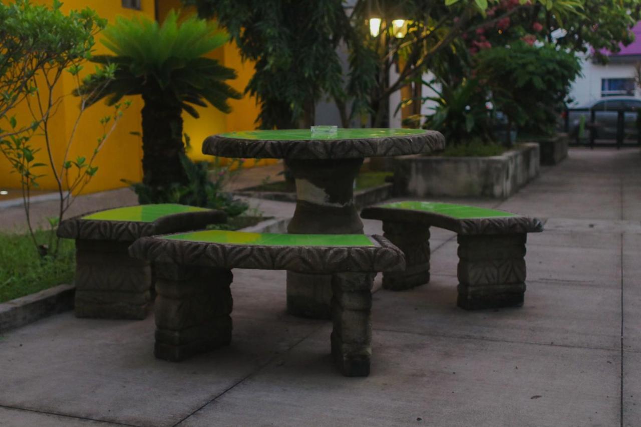 Airport X Managua Hotel Buitenkant foto